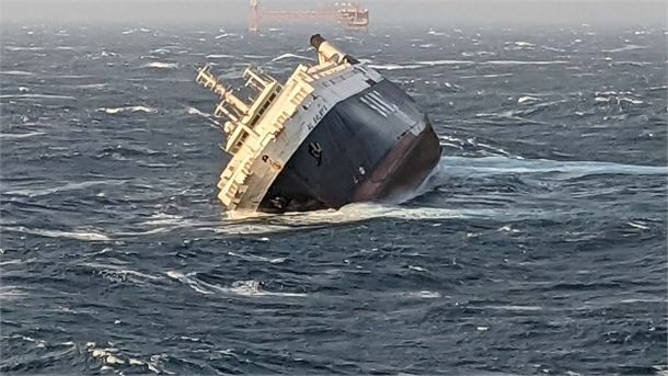 У порта Триполи затонуло судно с 60 людьми на борту, есть погибшие