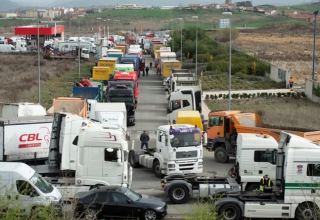Spanish truckers continue strike despite government aid on fuel prices