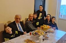 AHİK sədri Səttar Möhbalıyev şəhid ailələrini ziyarət edib (FOTO)