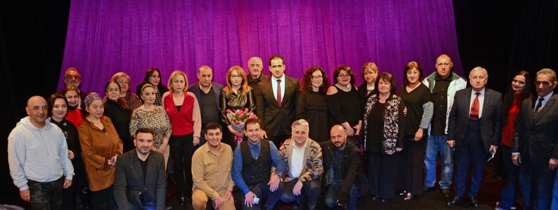 Коллективу азербайджанского театра представлен новый главный режиссер (ФОТО)