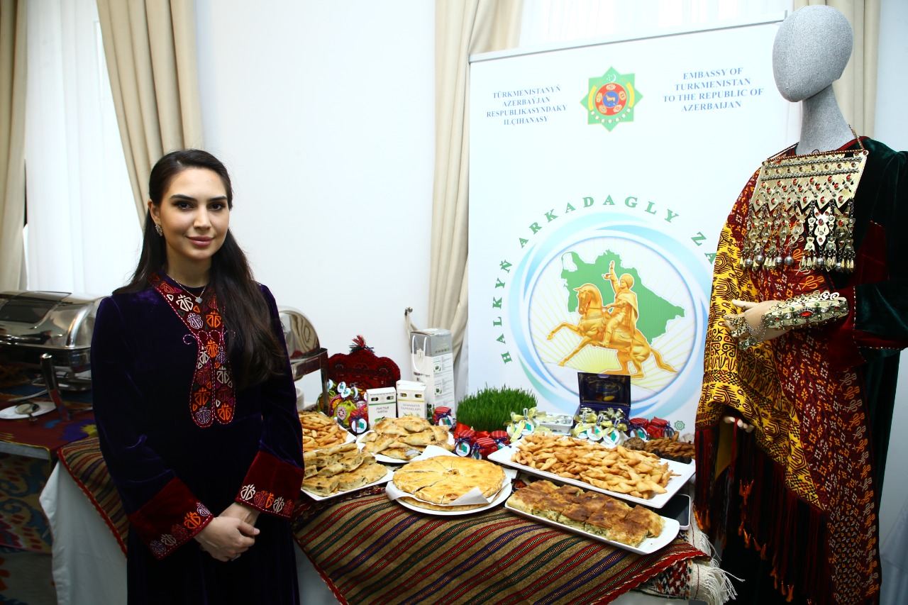 Главы дипломатических миссий отметили в Баку праздник Новруз (ФОТО)