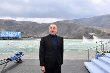 Президент Ильхам Алиев и Первая леди Мехрибан Алиева приняли участие в открытии первого учебно-тренировочного сбора по гребле в поселке Суговушан (ФОТО/ВИДЕО)