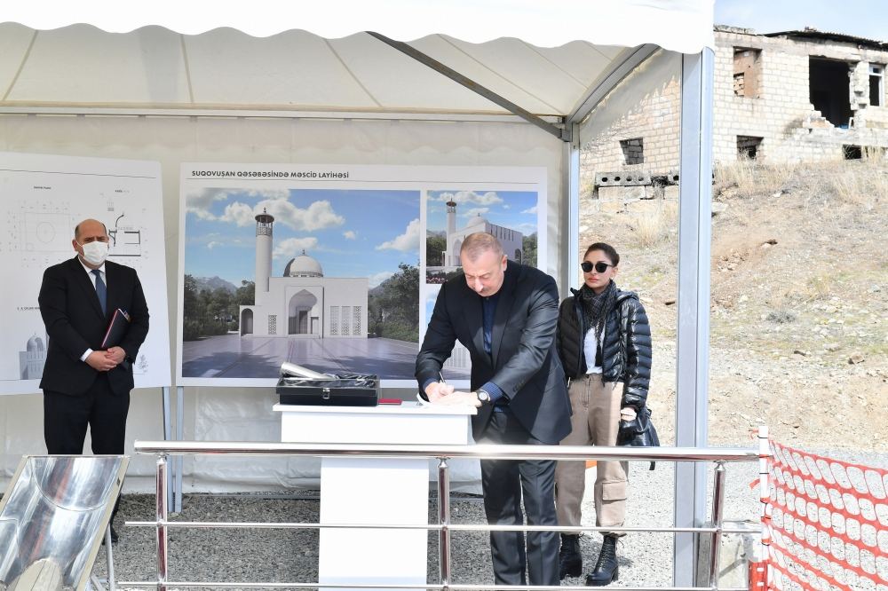 President Ilham Aliyev and First Lady Mehriban Aliyeva lay foundation stone for two-storey new mosque in Sugovushan (PHOTO/VIDEO)