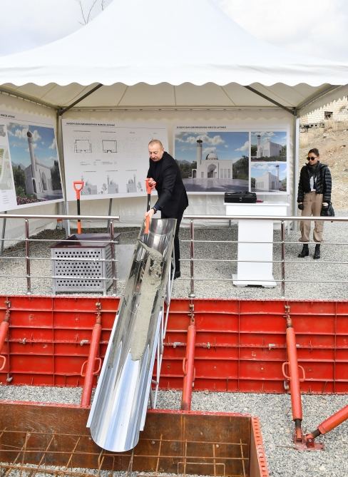 President Ilham Aliyev and First Lady Mehriban Aliyeva lay foundation stone for two-storey new mosque in Sugovushan (PHOTO/VIDEO)