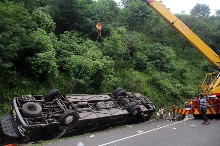 Bus crash in Colombia results in death of six minors