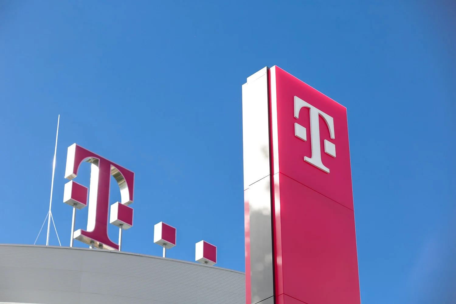 Deutsche Telekom ends its software development activities in Russia