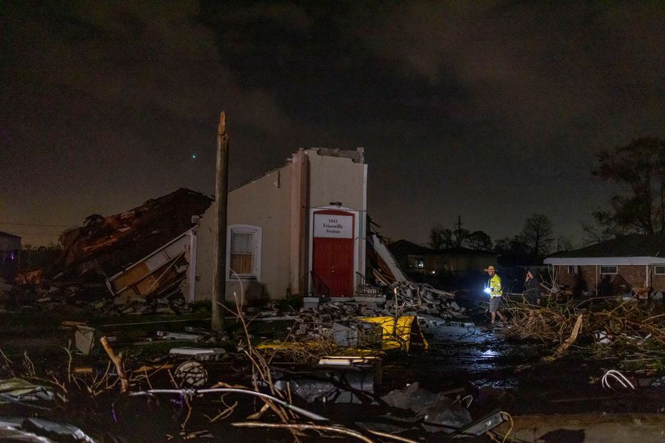 Tornado leaves New Orleans neighborhood in ruins, killing one