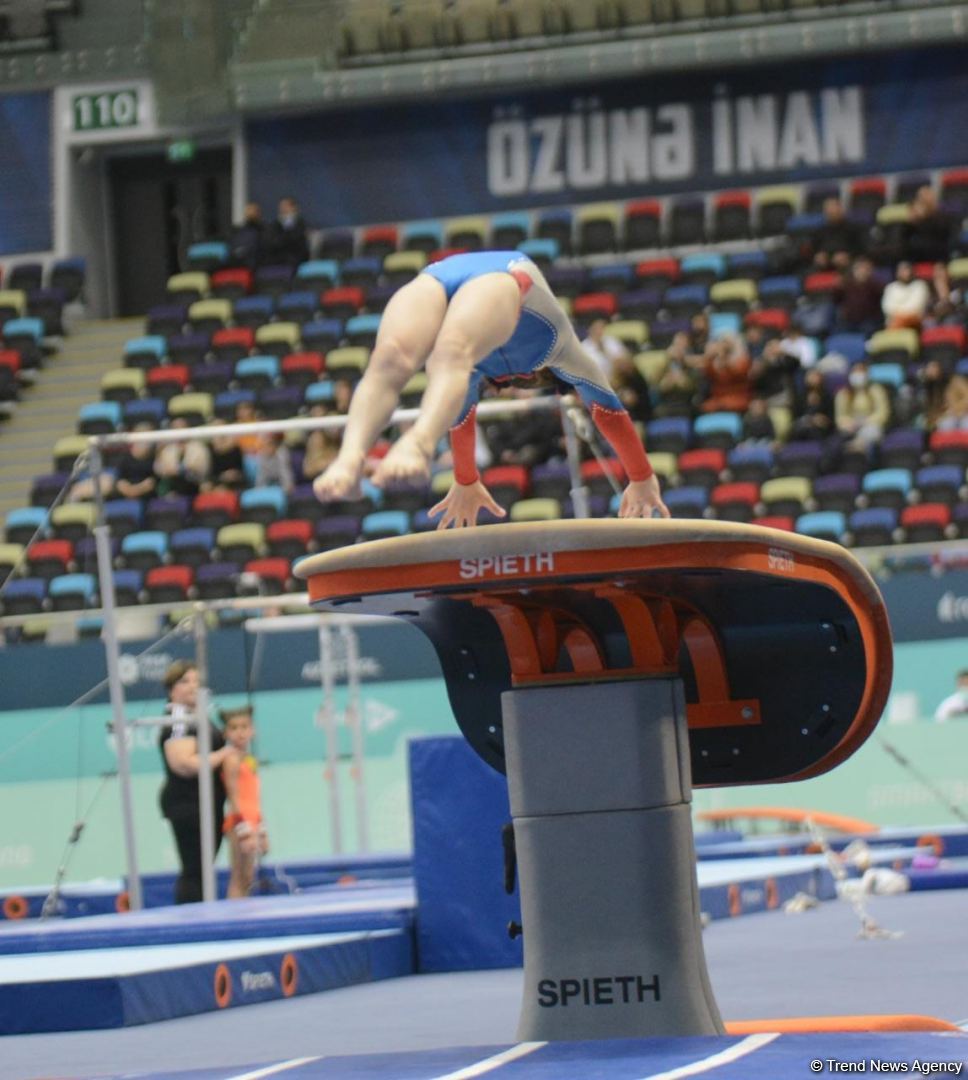 İdman gimnastikası üzrə Azərbaycan Birinciliyi və Bakı Çempionatının birinci günü start götürüb (FOTO)