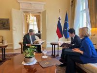 Sloveniya prezidenti Nizami Gəncəvi Beynəlxalq Mərkəzinin üzvlərini qəbul edib (FOTO)
