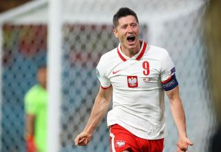 Robert Lewandowski scored his first ever World Cup goal as Poland get the better of Saudi Arabia (VIDEO)