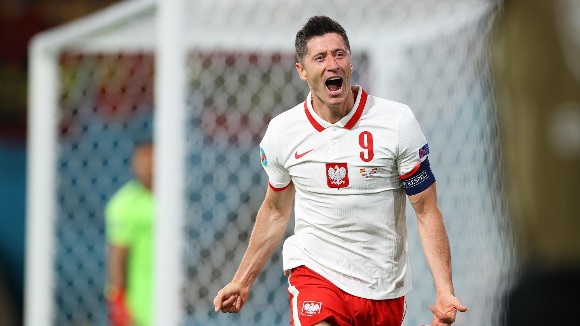 Robert Lewandowski scored his first ever World Cup goal as Poland get the better of Saudi Arabia (VIDEO)