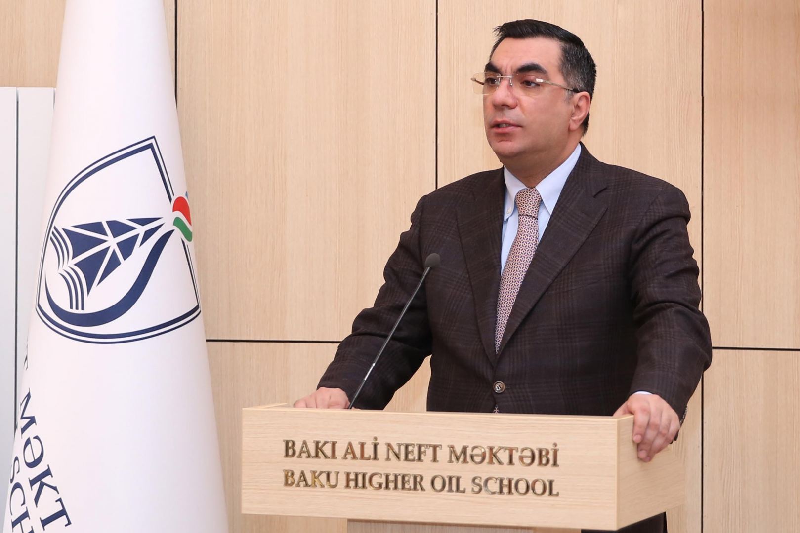 Baku Higher Oil School honors victims of March 31 Genocide (PHOTO)
