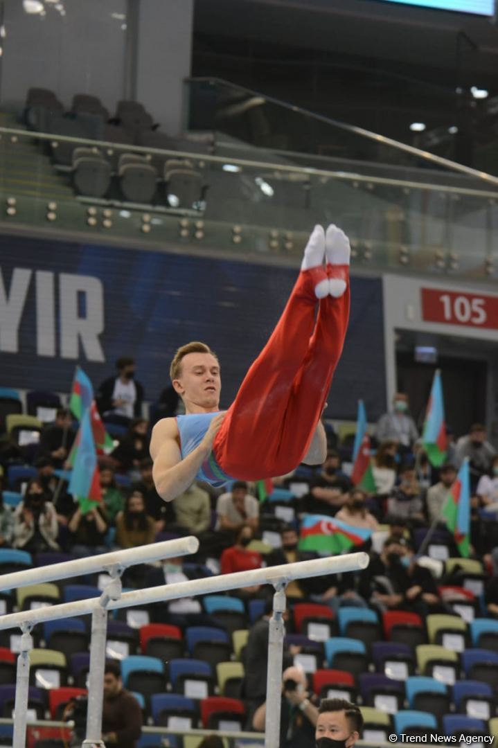 Азербайджанские гимнасты Иван Тихонов и Никита Симонов прошли в финалы Кубка мира FIG (ФОТО)