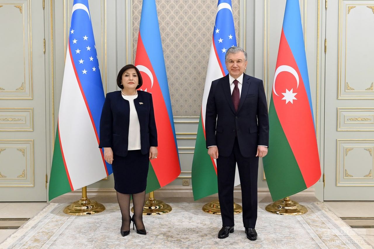 Президент Узбекистана принял председателя парламента Азербайджана (ФОТО)