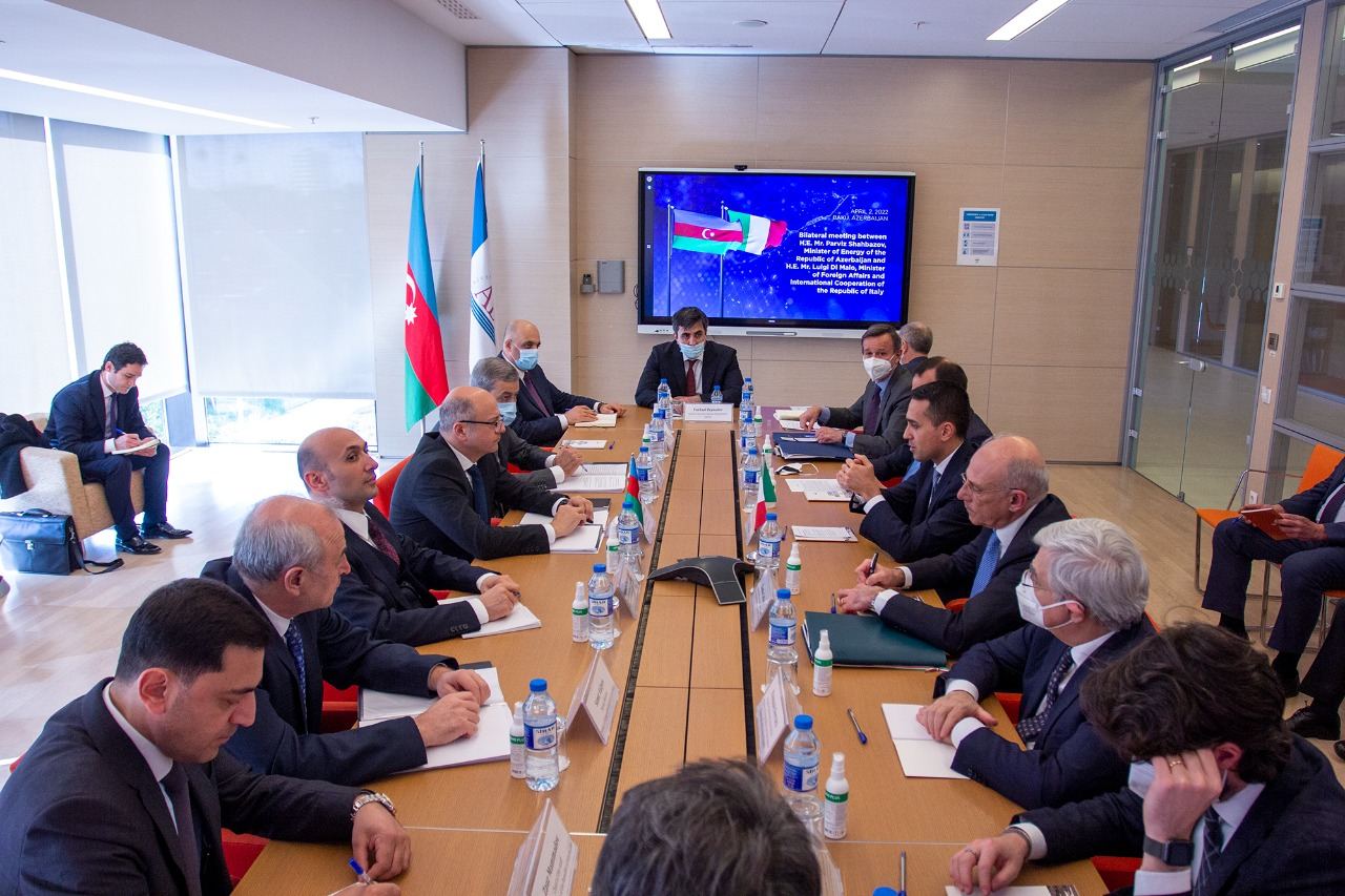 Министр энергетики Азербайджана обсудил расширение ТАР с главой МИД Италии
