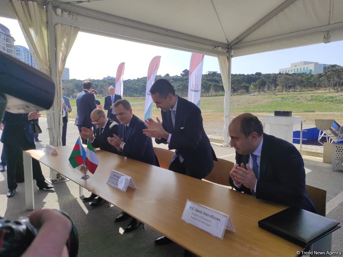 Azerbaijan, Italy sign document on building joint university (PHOTO)