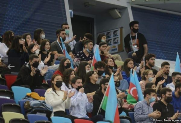 Spectator of FIG World Cup in Azerbaijan’s Baku enjoys watching performances