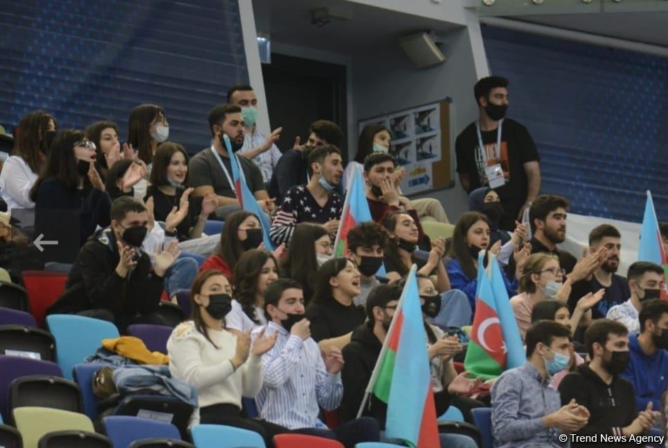Spectator of FIG World Cup in Azerbaijan’s Baku enjoys watching performances