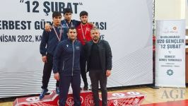 Gənc sərbəst güləşçilərimiz Türkiyədə 10 medal qazanıblar (FOTO)