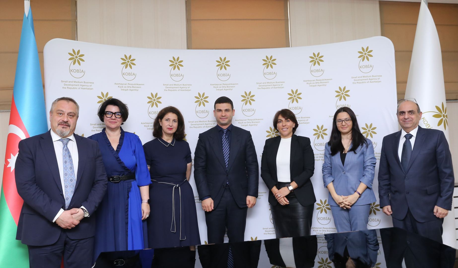 В Баку обсудили возможности расширения сотрудничества с деловыми кругами Франции (ФОТО)