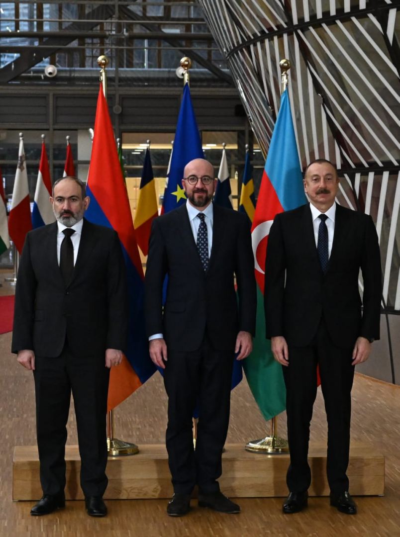 Brüsseldə Prezident İlham Əliyev, Şarl Mişel və Nikol Paşinyan arasında üçtərəfli görüş başlayıb (FOTO)