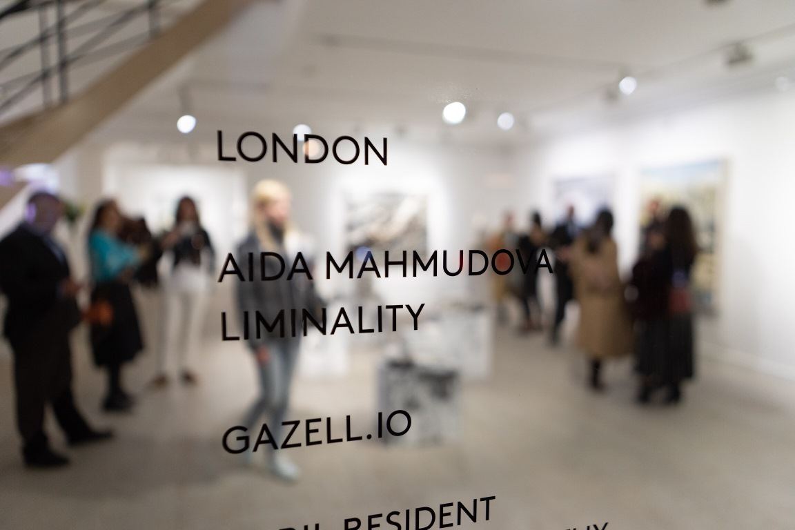 Londonda məşhur rəssam Aida Mahmudova Liminality adlı fərdi sərgisinin açılışı olub (FOTO)