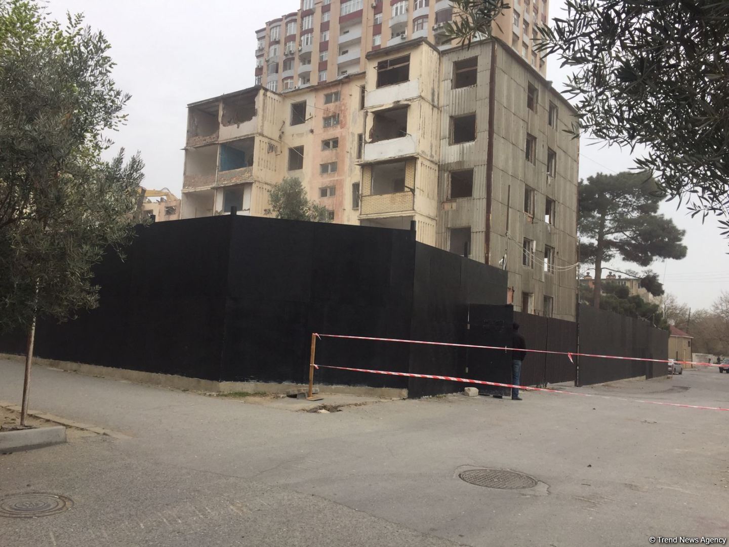 В Низаминском районе Баку сносят жилой дом (ФОТО)
