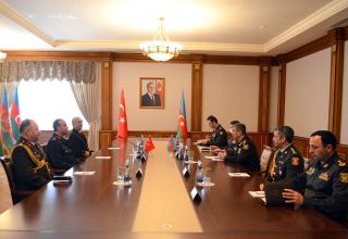 Azerbaijani defense minister meets delegation of Turkish army's general staff (PHOTO)