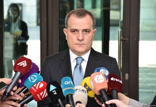 Azerbaijani FM positively assesses recent talks with Armenian counterpart