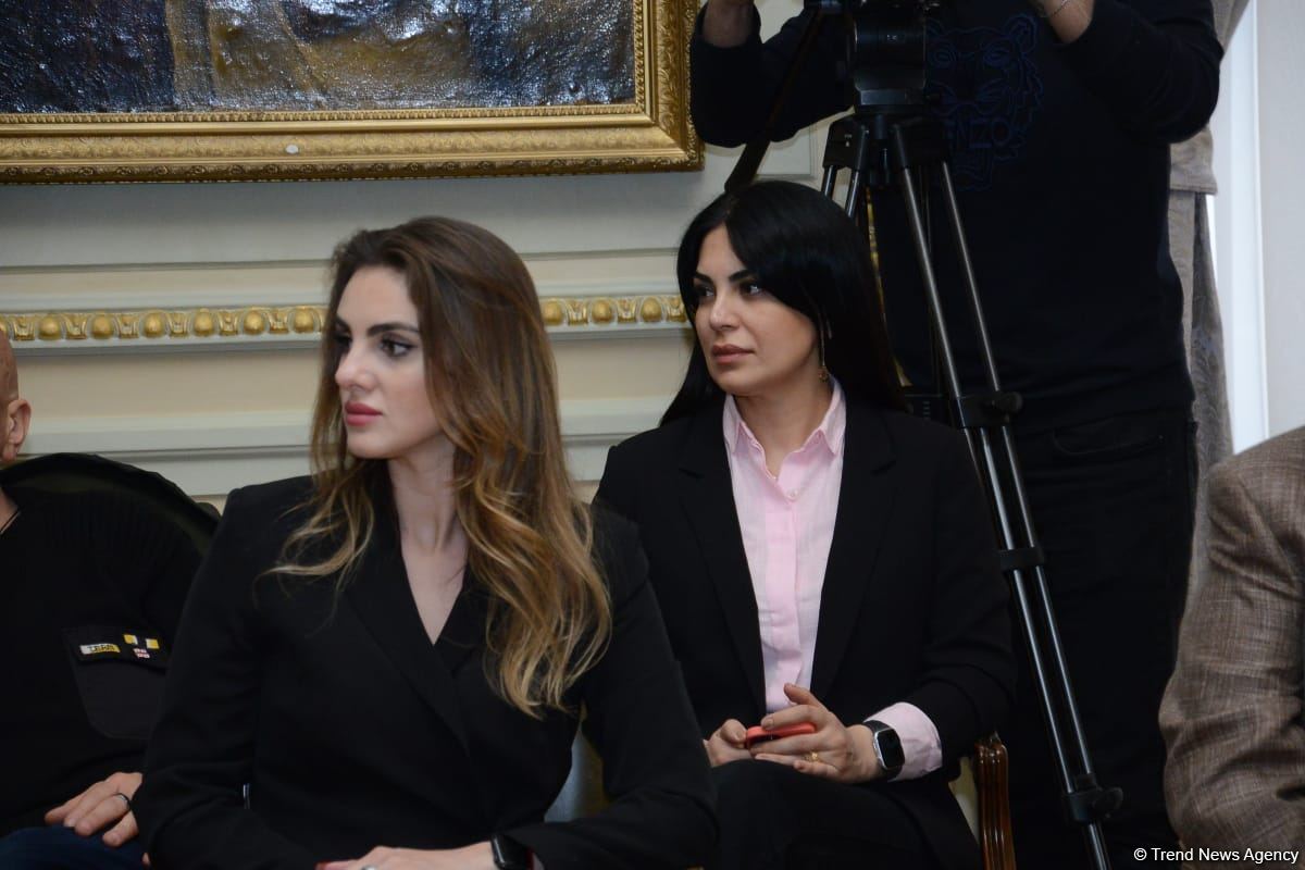 В Азербайджан прибыла представительная делегация грузинских деятелей культуры и искусства (ФОТО)