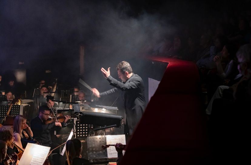 Под управлением азербайджанского дирижера в Сербии состоялся показ оперы "Аида" (ФОТО)
