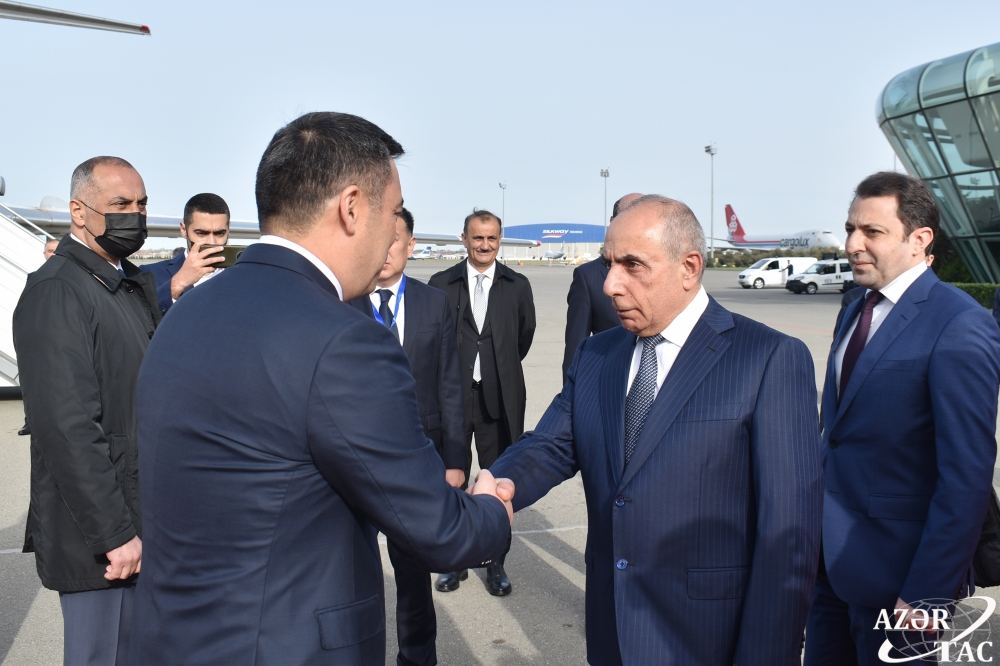 Президент Кыргызстана прибыл с официальным визитом в Азербайджан (ФОТО)