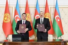 Azerbaijan, Kyrgyzstan sign documents (PHOTO)