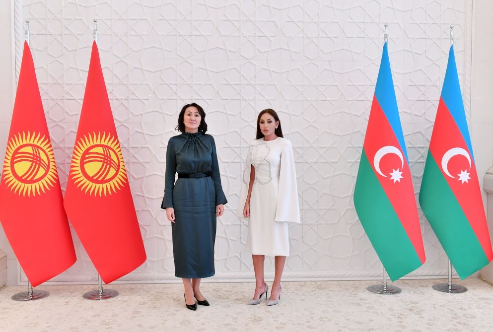Azerbaijani, Kyrgyz first ladies meet (PHOTO/VIDEO)