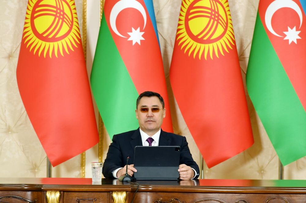Президенты Азербайджана и Кыргызстана выступили с заявлениями для печати (ФОТО/ВИДЕО)