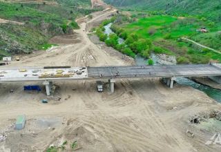 Продолжается строительство новой автодороги в обход города Лачин (ФОТО)