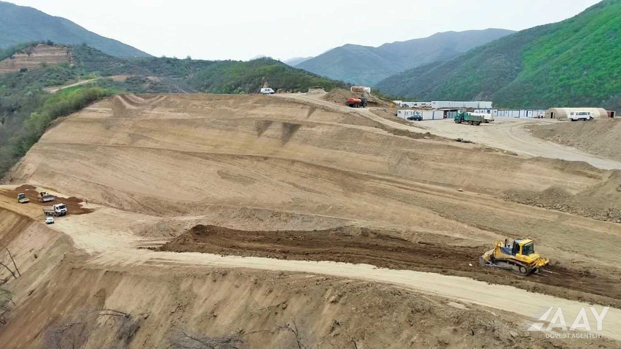 Construction of new highway bypassing Azerbaijan’s Lachin continues (PHOTO)