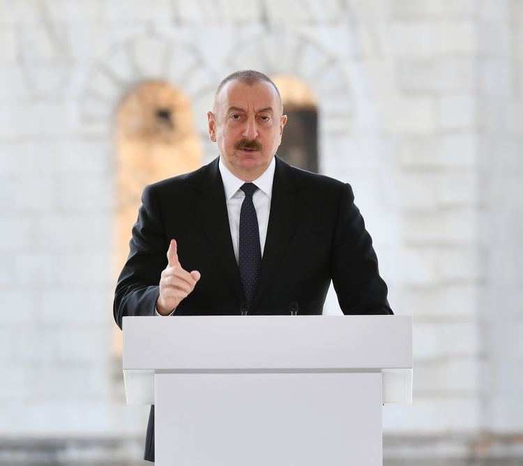 Президент Ильхам Алиев выступил с речью на V Съезде азербайджанцев мира в Шуше (ФОТО/ВИДЕО)