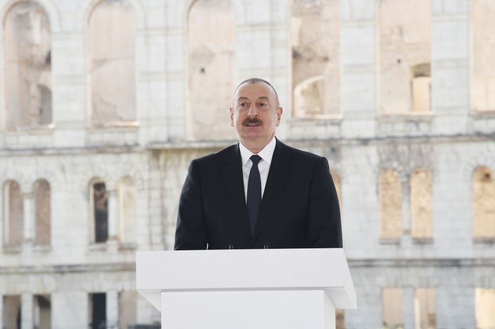 Президент Ильхам Алиев выступил с речью на V Съезде азербайджанцев мира в Шуше (ФОТО/ВИДЕО)