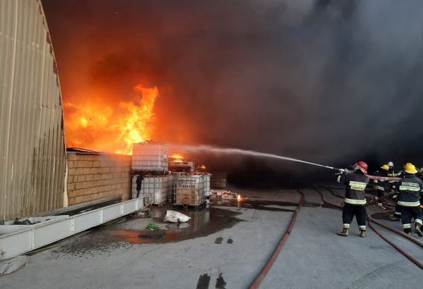 "Aзерсун Холдинг" распространил информацию о пожаре в Сумгайыте