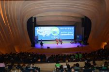 Известный йогин Садхгуру выступил с лекцией в Баку - глобальное движение для преодоления кризиса почвы (ФОТО)