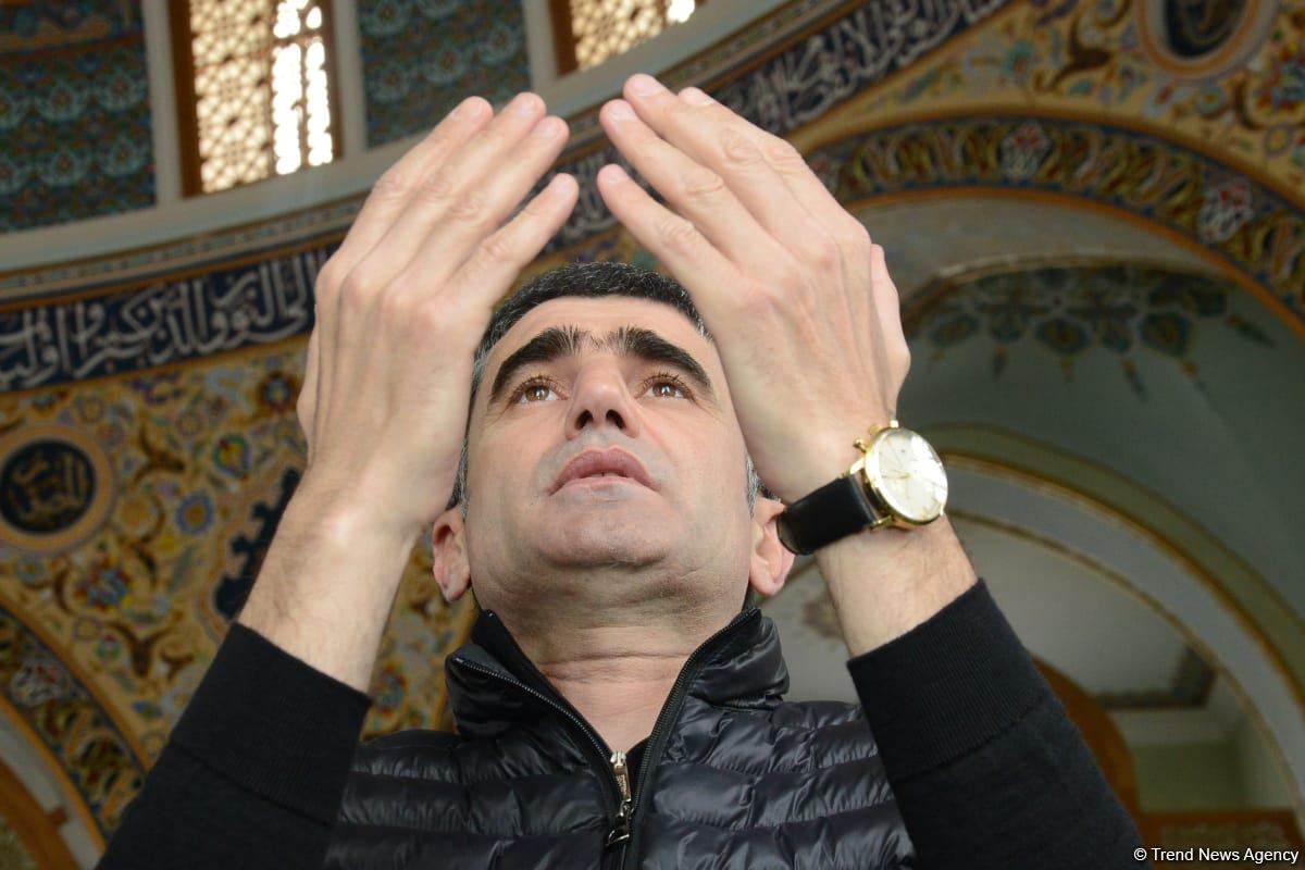 В мечетях Азербайджана совершен праздничный намаз (ФОТО)