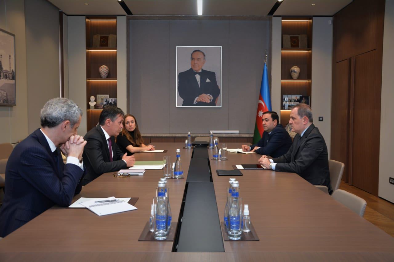 Джейхун Байрамов обсудил с послом по "Восточному партнерству" МИД Франции нормализацию отношений с Арменией (ФОТО)