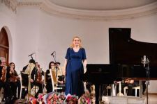 Эмоциональное и вдохновенное исполнение Зулейхи Абдуллы – концерт в Баку (ФОТО/ВИДЕО)