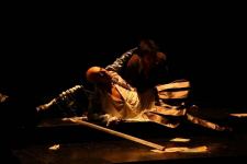 В Баку состоялась премьера сюрреалистического спектакля "Псих" по мотивам романа "Дон Кихот" (ФОТО)