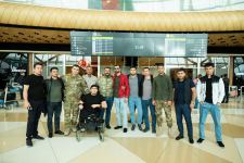 Еще два участника Отечественной войны Азербайджана вернулись на родину после лечения в Турции (ФОТО)