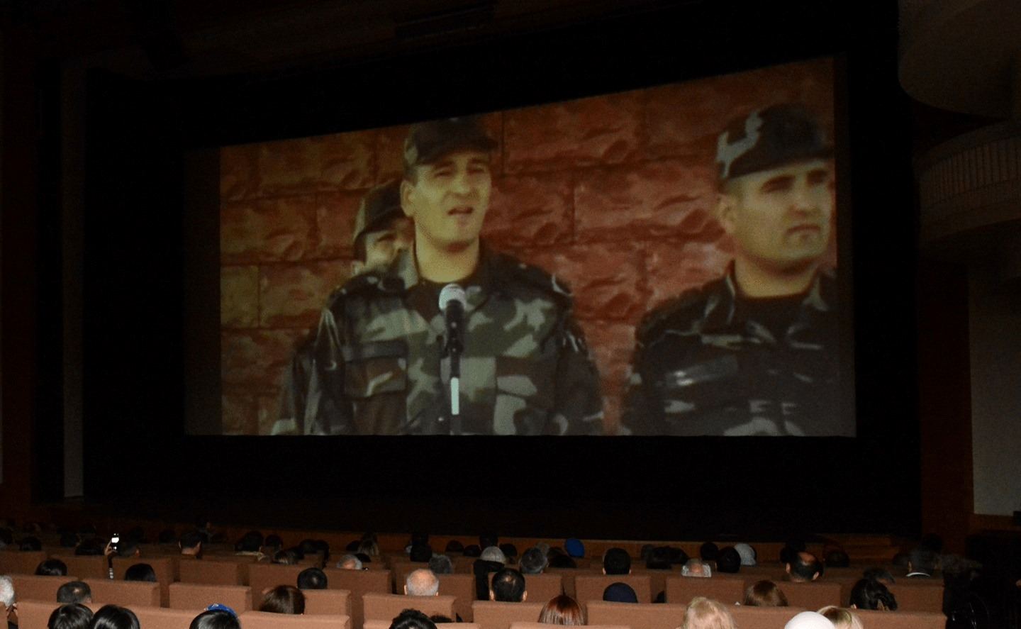 В Баку состоялся премьерный показ фильма Poladın izi ilə, посвященного памяти генерал-майора Полада Гашимова (ФОТО)