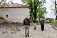 Президент Ильхам Алиев и Первая леди Мехрибан Алиева ознакомились с нынешним этапом восстановительных работ, проводимых в комплексе имения Мехмандаровых в Шуше (ФОТО/ВИДЕО)