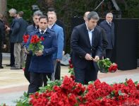 Azerbaijan honors memory of great leader Heydar Aliyev (PHOTO)