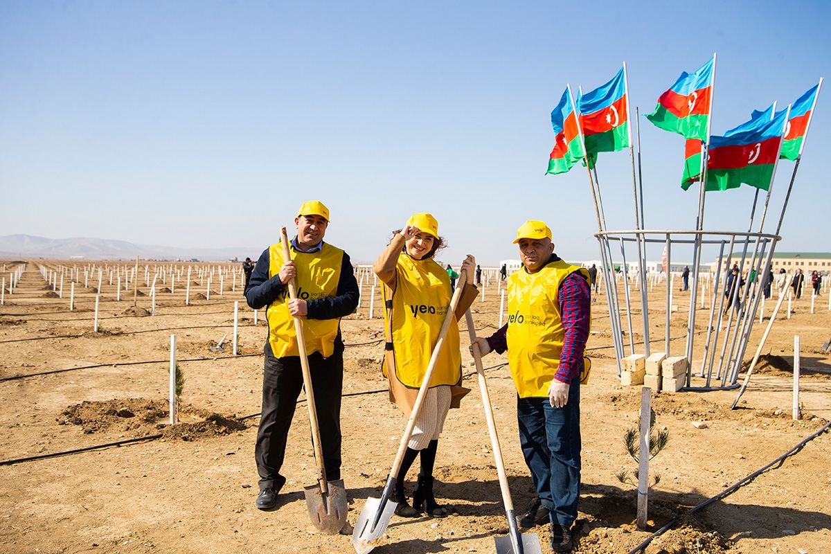 Yelo Bank принял участие в акции по посадке деревьев (ФОТО)